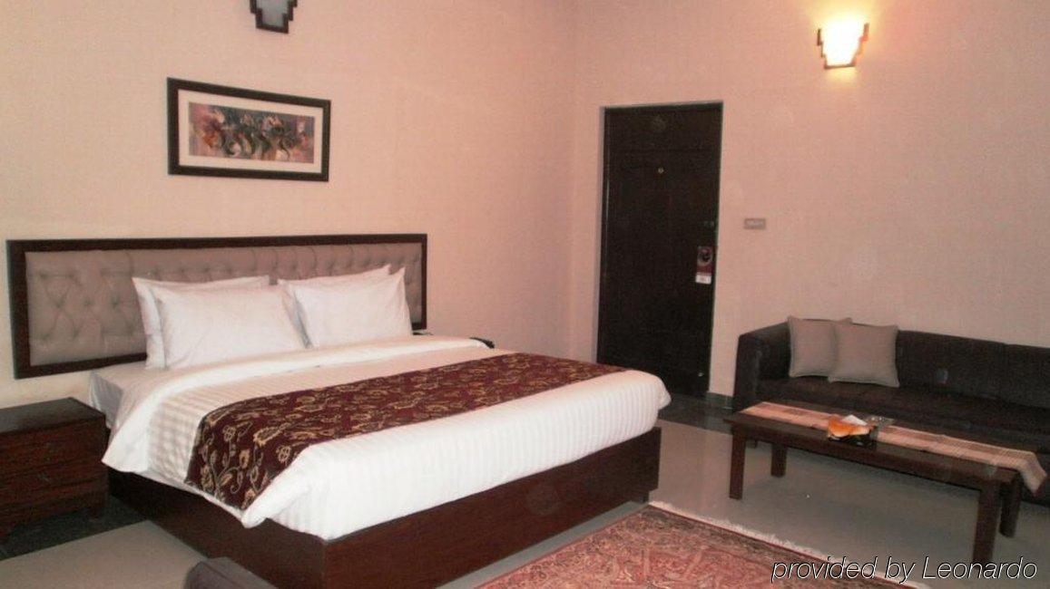 Hotel One Bahawalpur Zimmer foto